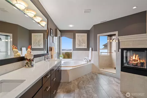 Bath - 2305 NW Douglas St, Camas, WA 98607 photo 2 of 5