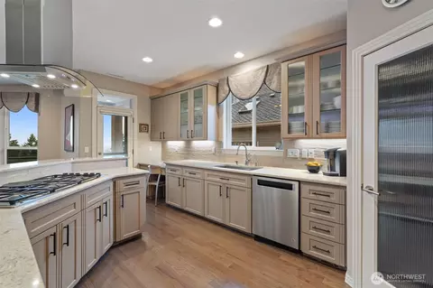 Kitchen - 2305 NW Douglas St, Camas, WA 98607 photo 3 of 4