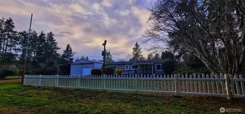 24533 Y Ln, Ocean Park, WA 98640
