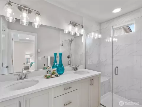 Bath - 509 237th Pl SE #D, Bothell, WA 98021 photo 3 of 6