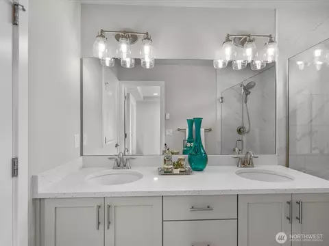 Bath - 509 237th Pl SE #D, Bothell, WA 98021 photo 4 of 6