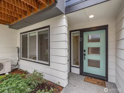Exterior - 509 237th Pl SE #D, Bothell, WA 98021 photo 4 of 9