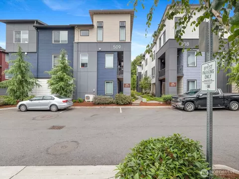 Exterior - 509 237th Pl SE #D, Bothell, WA 98021 photo 8 of 9
