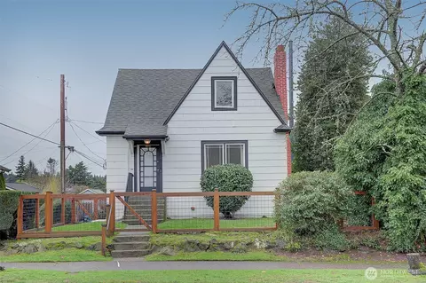 4415 SW Juneau St, Seattle, WA 98136