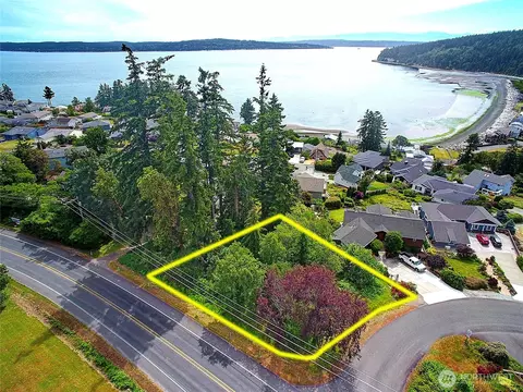 376 Moana Dr, Camano Island, WA 98282