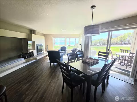 1 Beach 545 E, Manson, WA 98831