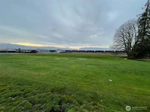 39 Old Highway 99 South Rd, Mount Vernon, WA 98273