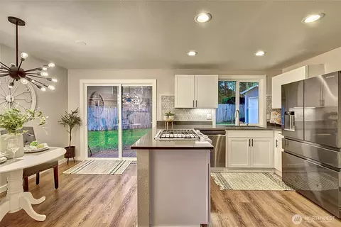 Kitchen - 20304 11th Dr SE, Bothell, WA 98012 photo 5 of 5