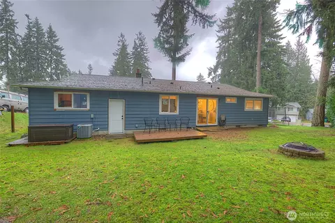 Exterior - 20304 11th Dr SE, Bothell, WA 98012 photo 2 of 3