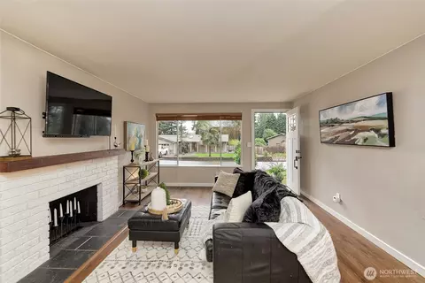 Living - 20304 11th Dr SE, Bothell, WA 98012 photo 1 of 4