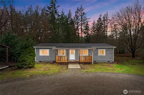 141 E Rasor Pl, Belfair, WA 98528