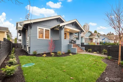 Exterior - 715 N 70th St, Seattle, WA 98103 photo 4 of 6