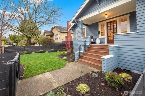 Exterior - 715 N 70th St, Seattle, WA 98103 photo 3 of 6