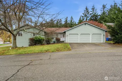 1850 NE 11th Ave, Oak Harbor, WA 98277
