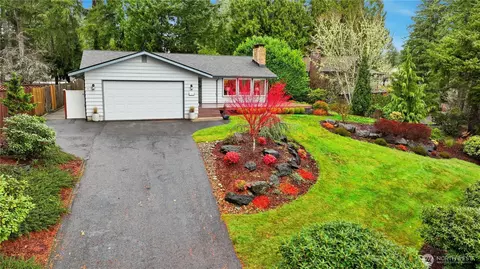 80 E Channel Dr, Allyn, WA 98524