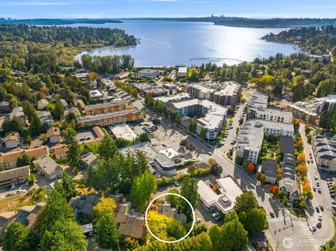 12014 98th Ave NE #101, Kirkland, WA 98034