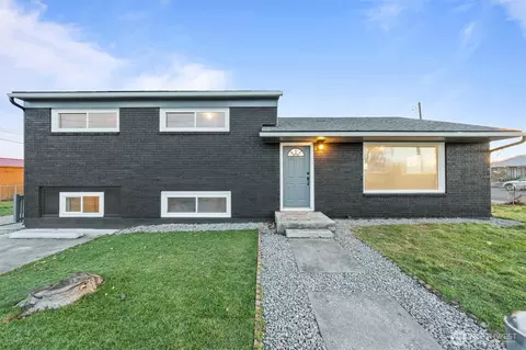 906 S A St, Moses Lake, WA 98837