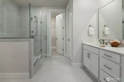 Bath - 811 Weaver Dr E, Enumclaw, WA 98022 photo 1 of 1