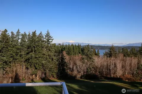 4515 Sunday Dr, Oak Harbor, WA 98277