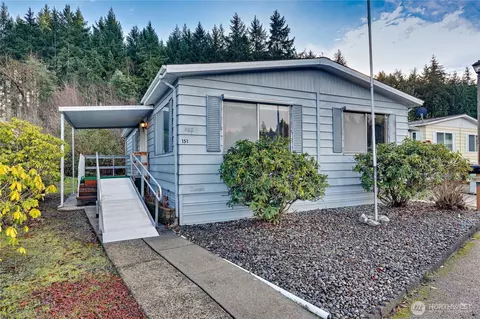 151 Sereno Circle Dr, Bremerton, WA 98312