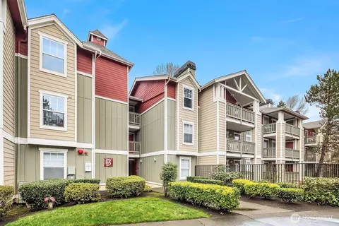 7711 NE 175th St #B210, Kenmore, WA 98028
