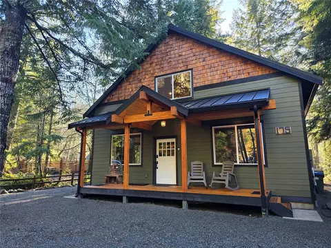 175 Paradise Dr, Ashford, WA 98304