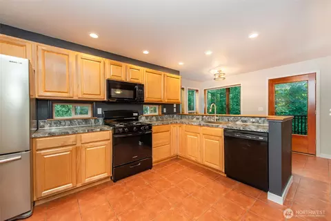 Kitchen - 62 Pierson Ln, Sequim, WA 98382 photo 1 of 7