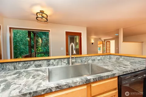 Kitchen - 62 Pierson Ln, Sequim, WA 98382 photo 4 of 7