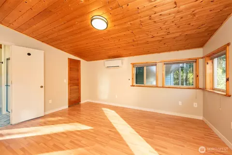 Bedroom - 62 Pierson Ln, Sequim, WA 98382 photo 3 of 3