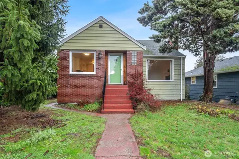 9748 Dayton Ave N, Seattle, WA 98103