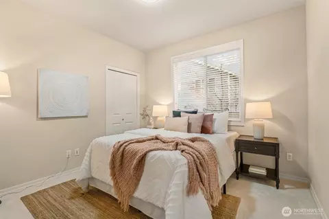 Bedroom - 21206 37th Ave SE, Bothell, WA 98021 photo 1 of 6