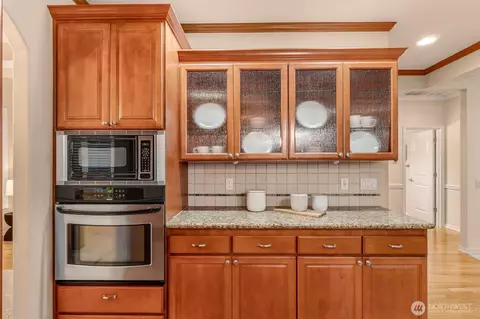 Kitchen - 21206 37th Ave SE, Bothell, WA 98021 photo 3 of 5