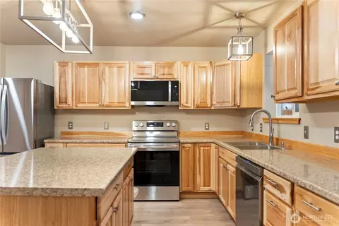 Kitchen - 1110 Riverside Ave, Twisp, WA 98856 photo 3 of 4