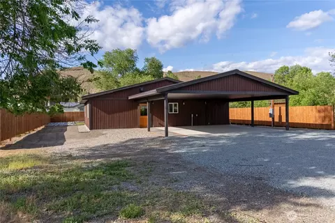 Exterior - 1110 Riverside Ave, Twisp, WA 98856 photo 1 of 6