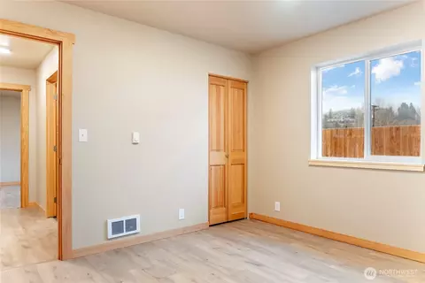 Bedroom - 1110 Riverside Ave, Twisp, WA 98856 photo 5 of 6