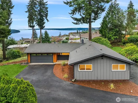 11203 Hallstrom Dr NW, Gig Harbor, WA 98332