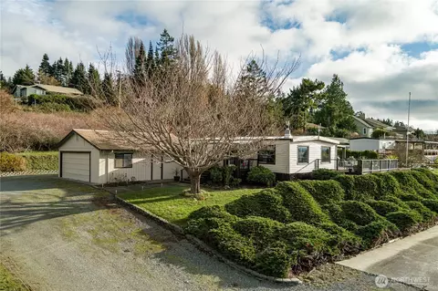 4901 Thistle Ln, Freeland, WA 98249