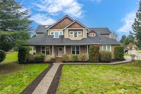 2205 215th Ave E, Lake Tapps, WA 98391