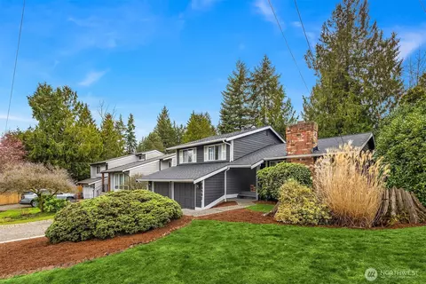 19401 30th Ave NE, Lake Forest Park, WA 98155