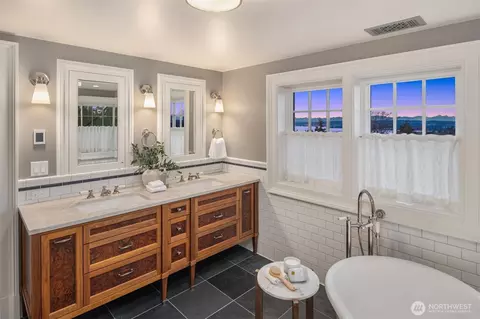 Bath - 914 22nd Ave E, Seattle, WA 98112 photo 1 of 6