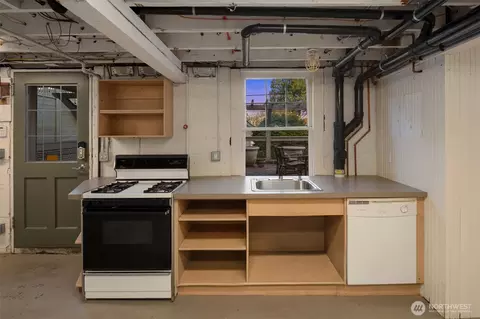Kitchen - 914 22nd Ave E, Seattle, WA 98112 photo 4 of 4