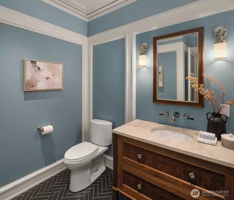 Bath - 914 22nd Ave E, Seattle, WA 98112 photo 2 of 6