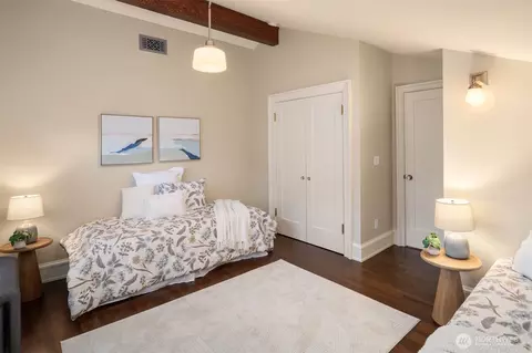 Bedroom - 914 22nd Ave E, Seattle, WA 98112 photo 5 of 5