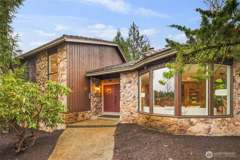 25330 215th Pl SE, Maple Valley, WA 98038
