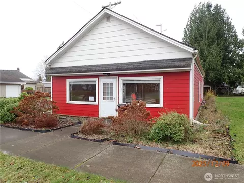 102 W Emerson Ave, Hoquiam, WA 98550