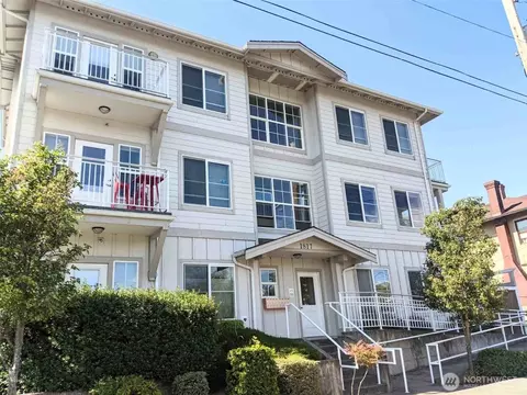 1817 D St, Bellingham, WA 98225