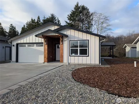 811 NE 357th St, Ocean Park, WA 98640