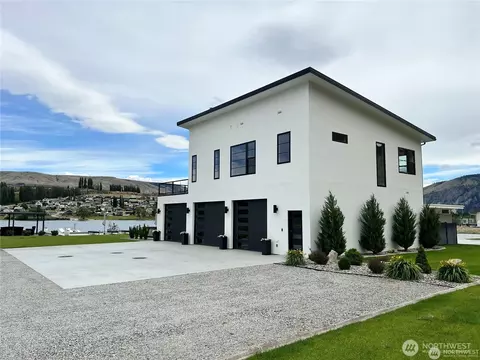 138 Coles View Ln, Chelan, WA 98816