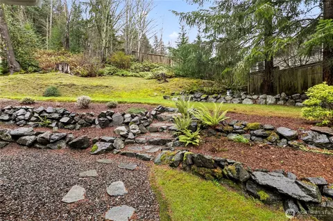 Exterior - 10311 NE 156th Pl, Bothell, WA 98011 photo 7 of 8