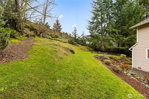 Exterior - 10311 NE 156th Pl, Bothell, WA 98011 photo 6 of 8